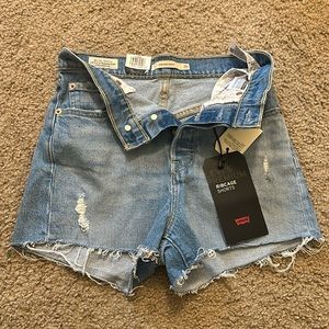 Levi’s Ribcage Shorts Super High Rise